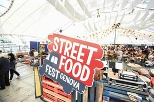 Streeat food truck festival a Genova